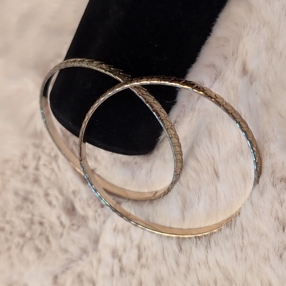 Two Silver Toned Textured Pattern Bangles - Picture 5 of 10